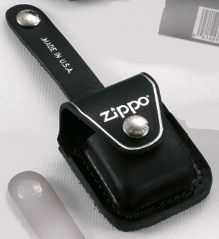 ZIPPO Ledertasche schwarz mit Lasche 60001217